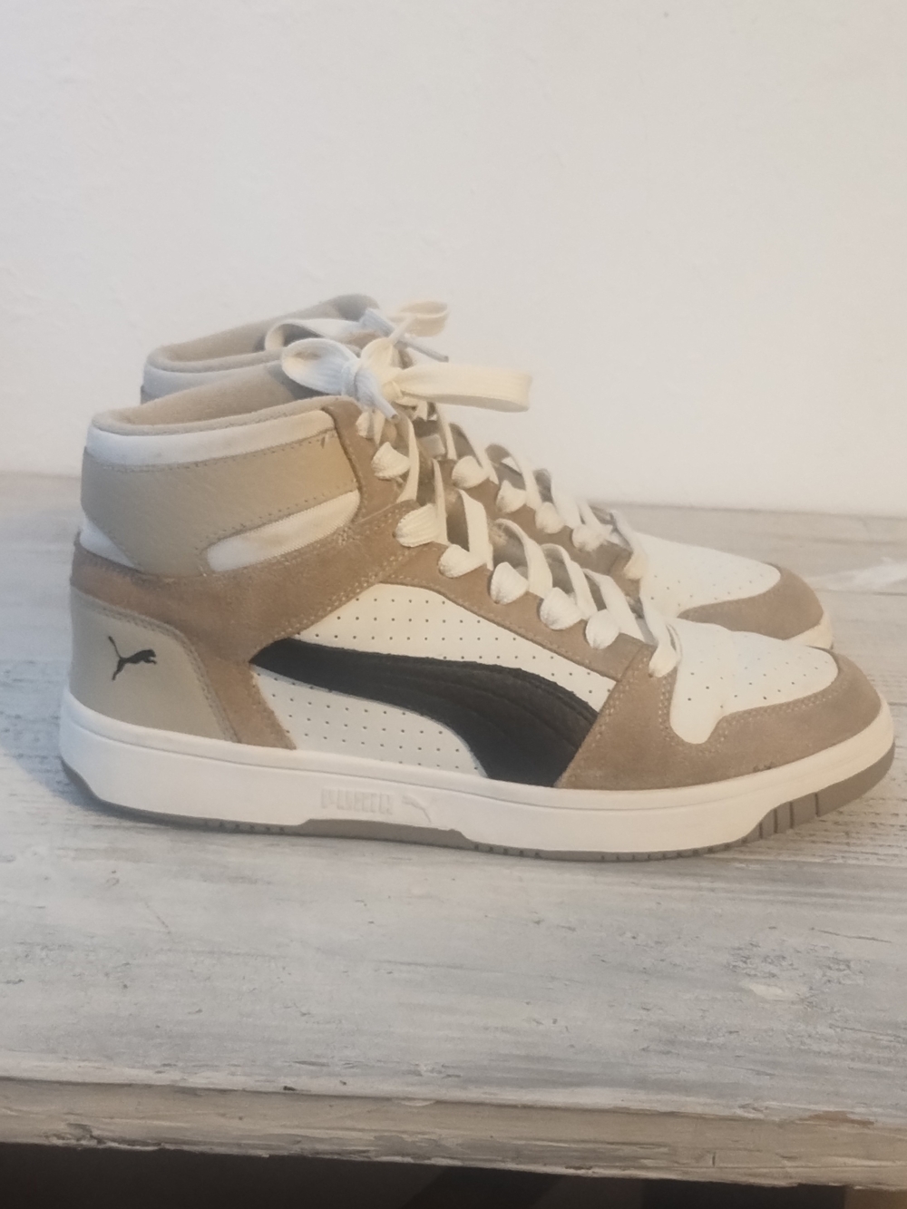 PUMA Rebound Layup SL Basketball Sneaker - Beige and black white395130-02/msz7.5 - Picture 4 of 16